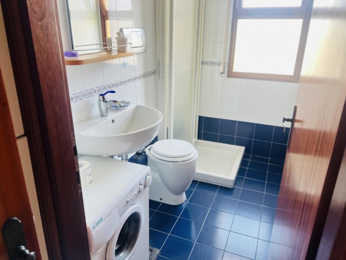 Bathroom, Lovely apartment with sunny balcony - Beahost, Venezia