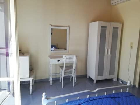 4, Old Harbor Apartments, Attica