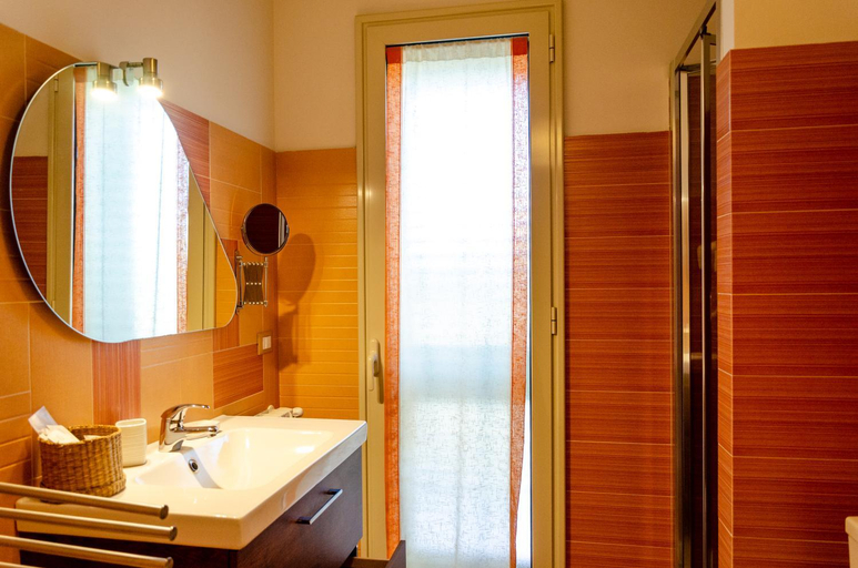 Bathroom 2, B&B Prima Classe, Catania