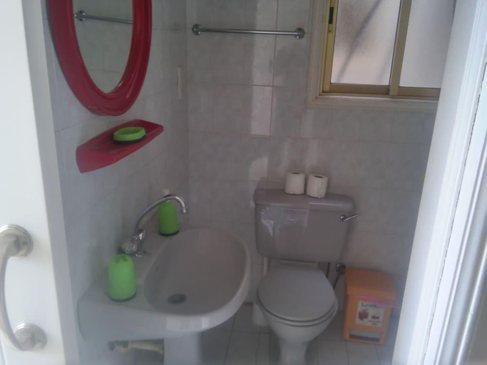 Bathroom 3, Nondas Hill Hotel Apartments, Larnaca