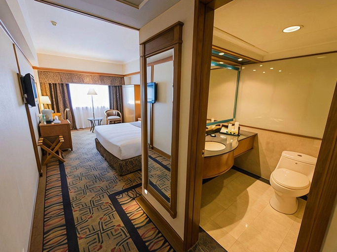 Bathroom 5, Hotel Sintra, Macao
