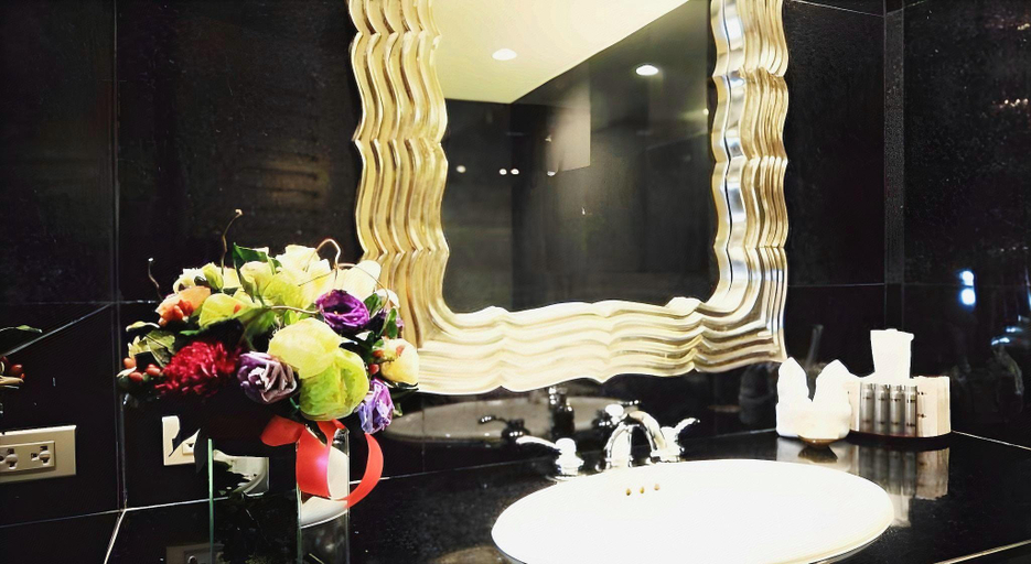 Bathroom 5, The Bless Hotel & Residence, Wattana