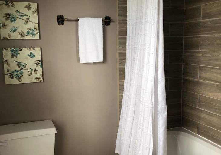 Bathroom 3, St. Martins Country Inn, Saint John