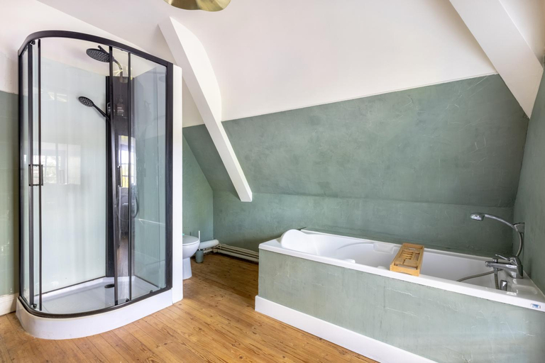 Bathroom 3, La Mariance, Pas-de-Calais
