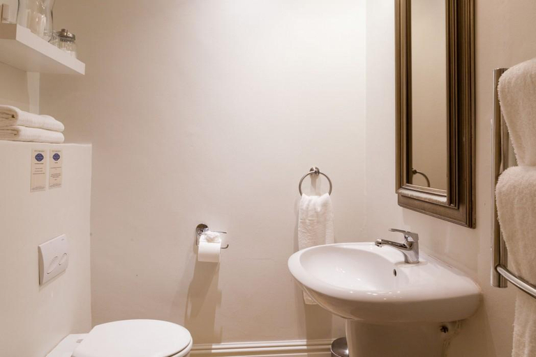 Bathroom 5, Auberge Daniella, Cape Winelands