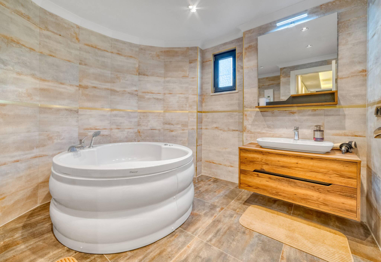 Bathroom 5, Modern Villa Private Pool 10 min to Kleopatra Beach, Alanya