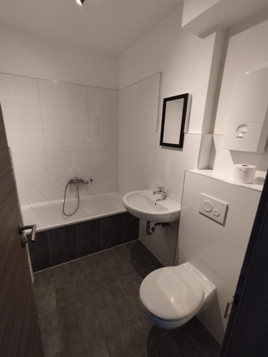 Bathroom, Meribu G31 Wohnung fur Monteure und Arbeiter, Essen