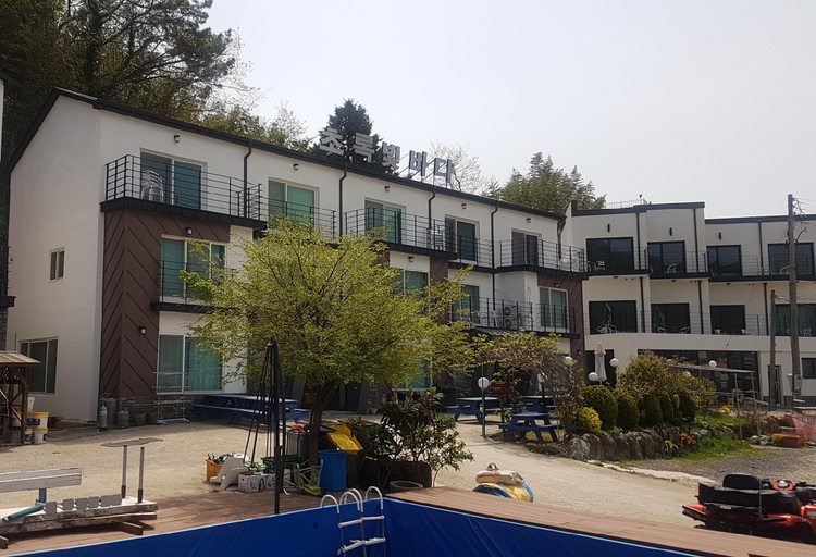Exterior & Views 1, Tongyeong Chorokbit Bada Pension, Tongyeong