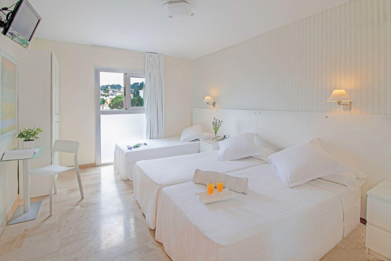 Bedroom 3, Hotel Turissa, Girona