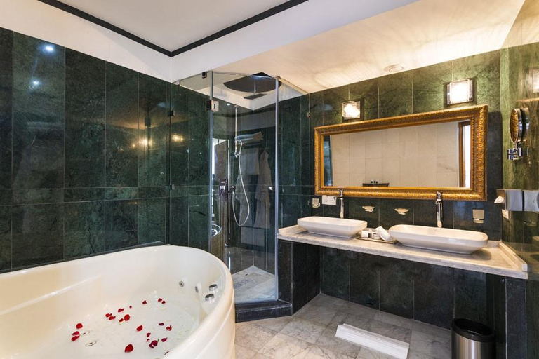 Bathroom 5, Sillage Palace Sky & Spa, Marrakech
