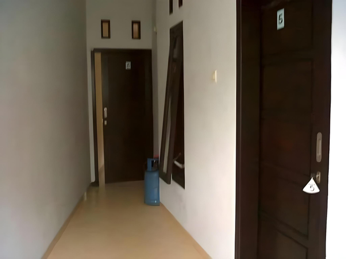 Others 5, Villa Ananta, Malang
