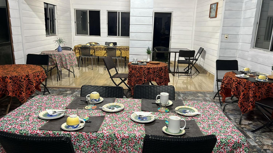Others 3, Hostal Harepakoba, ísla de Pascua