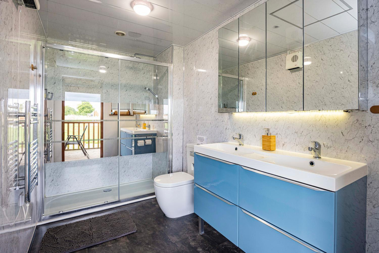 Bathroom 3, Meadow Vale Retreats, Nottinghamshire