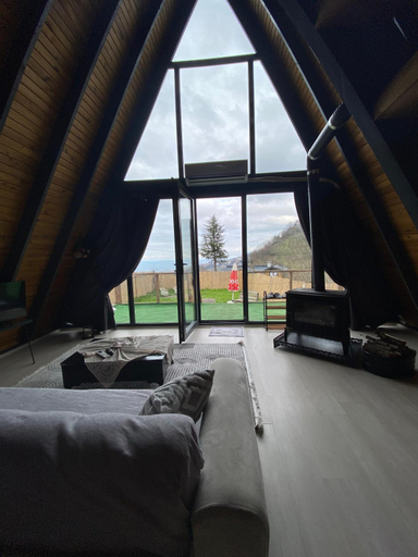 Others 5, Anderhana bungalov, Merkez