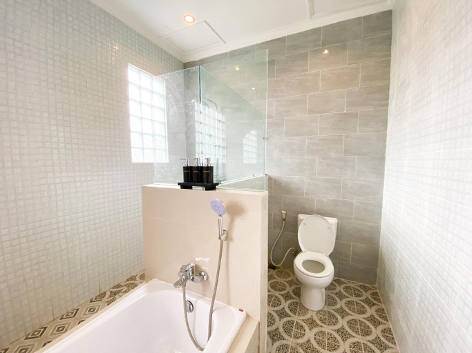 Bathroom 4, Oemah Surya Ubud, Gianyar