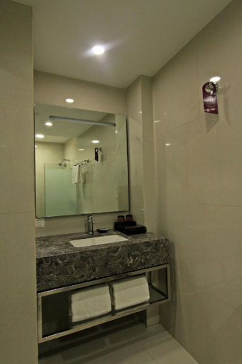 Bathroom 5, Hotel XYZ, Tacloban City