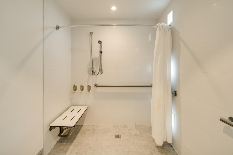 Bathroom 5, Kenmore Village Hotel, South Beach, Miami-Dade