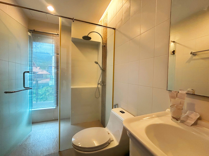 Bathroom 3, 3BR Villa Rooftop Pool Gym Near BeachV28, Phuket Island