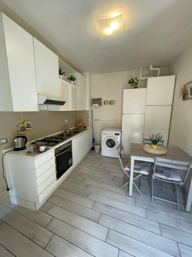Others 5, Guest-house, Siena