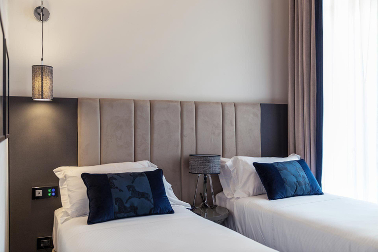 Bedroom 2, Amadomus Luxury suites, Napoli