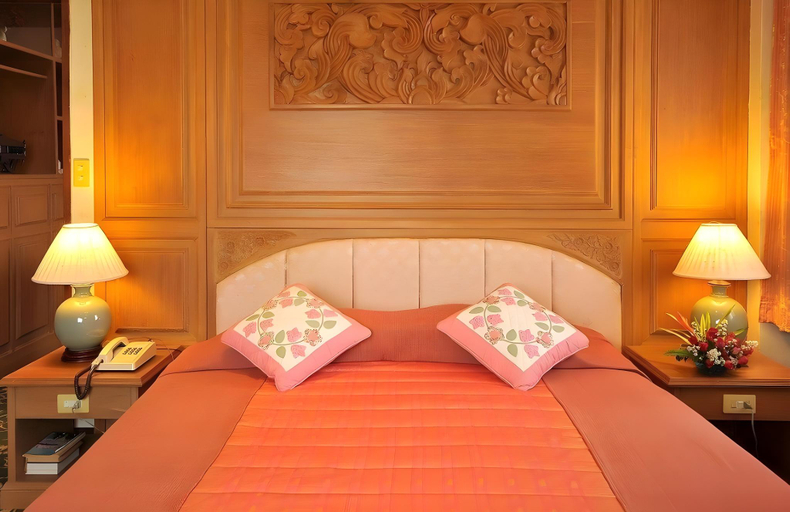 Bedroom 2, Maeyom Palace Hotel, Muang Phrae