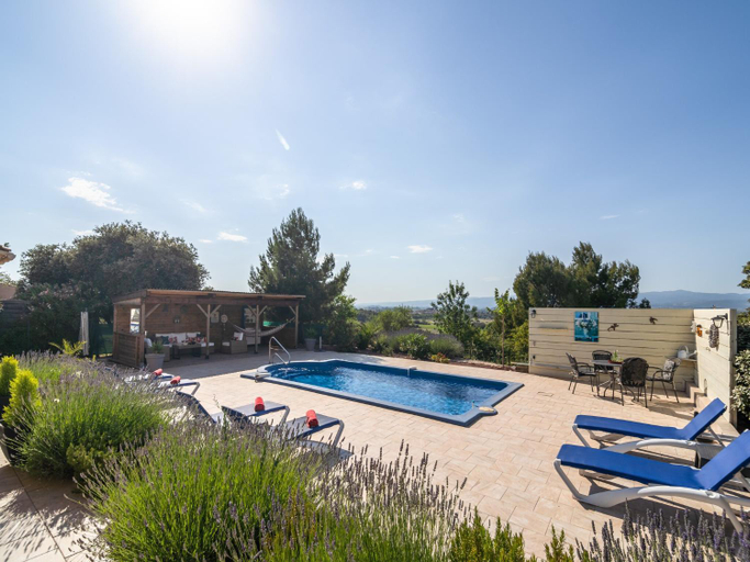 Sport & Beauty 4, Villa in Escales with Private Pool, Aude