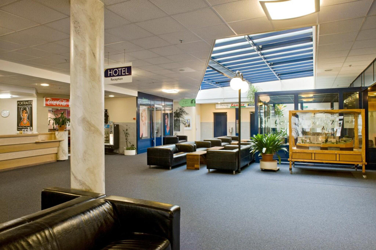 Public Area 5, Good Night Inn, Brig