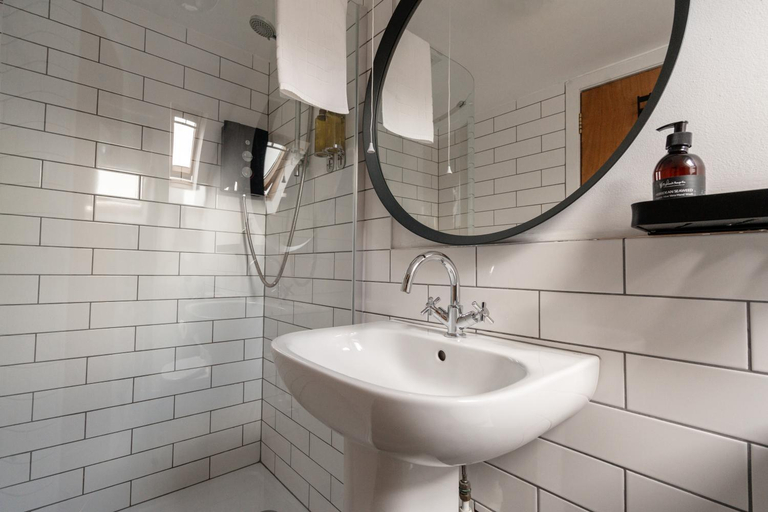 Bathroom 3, The Rhu Inn, Argyll and Bute