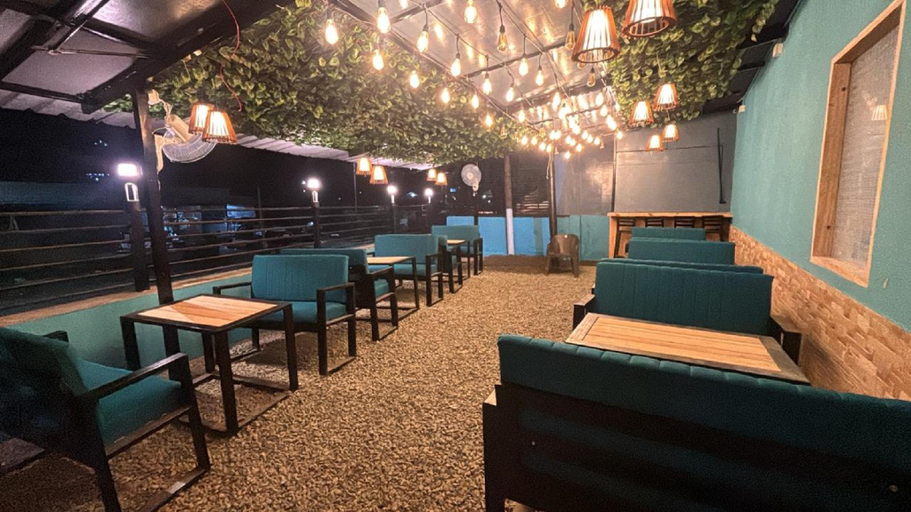 Food & Drinks, Hotel Aura Bhimtal, Nainital