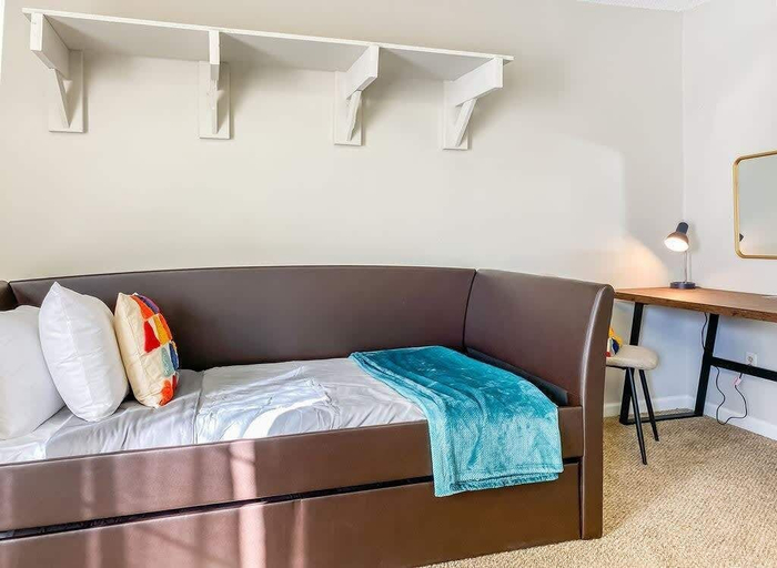 Room 2, Knox Creek Retreat, Madison