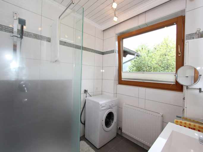 Bathroom, Apartment in Stumm near Ski Slopes, Schwaz