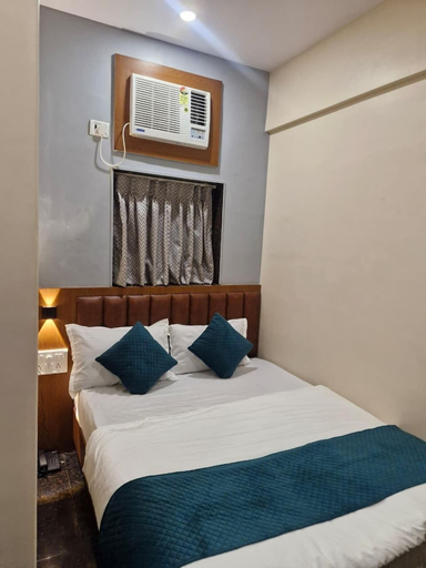 Room 4, Hotel AL-HAMD, Mumbai City