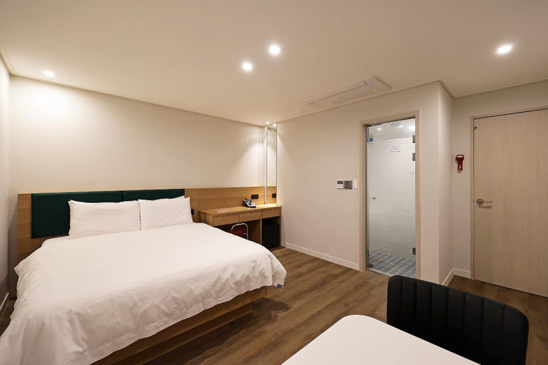 Bedroom 2, Hotel Gem Songjeong, Haeundae