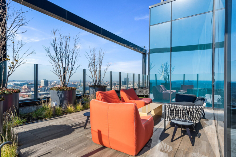 Room 2, West Loop 3x 2BR Walk to Dining Gym Terrace, Cook