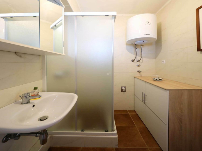 Bathroom 4, Villa in Policnik with Pool near Zadar, Poličnik