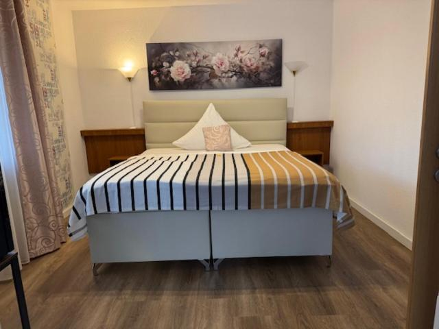Bedroom 2, Hotel Garni Schick, Hochtaunuskreis