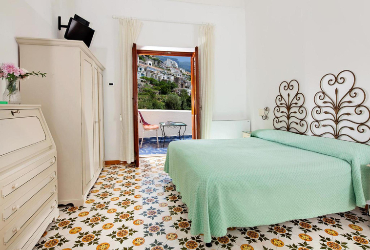 Bedroom 2, Hotel Vittoria, Salerno