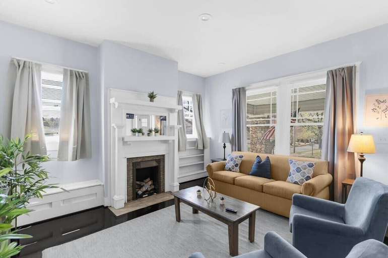 Living area 3, 2nd Ave East Lake Craftsman, Jefferson