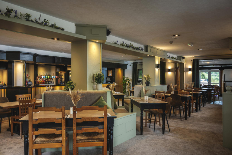 Food & Drinks 4, The Inn For All Seasons, Cornwall