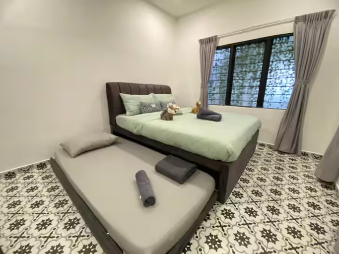 Others 3, Ruma Junction 3BR 10 Pax, Malacca City