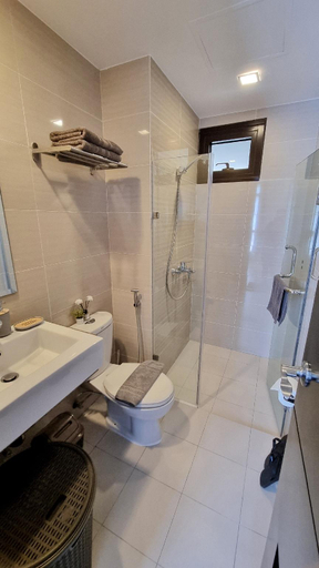 Bathroom 4, JamYnn One Bedroom Suite across NAIA Terminal 3 - Pool view, Pasay City