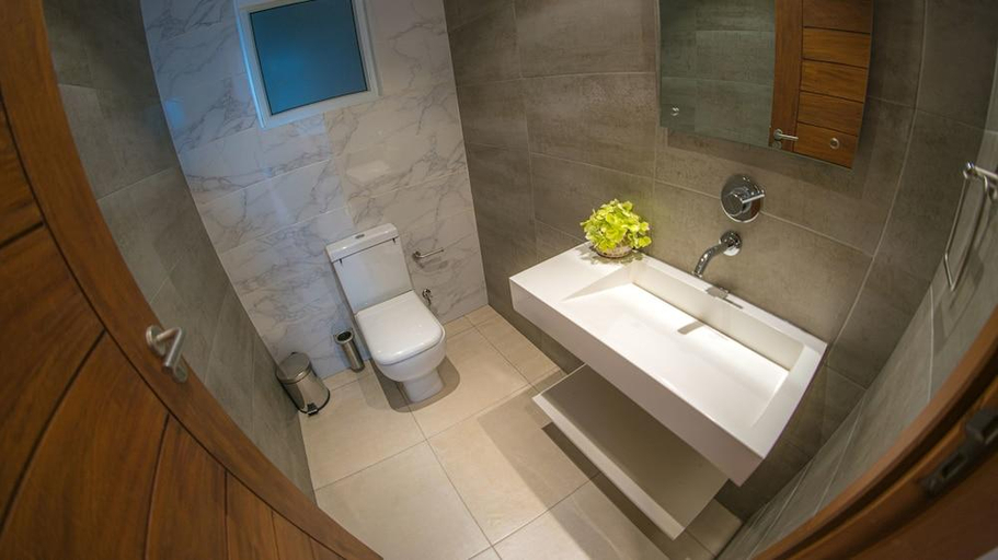 Bathroom 4, 37 On Kikambala, Dagoretti North