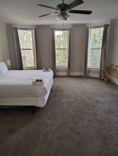 Room 3, Avenue South Serene, Jefferson