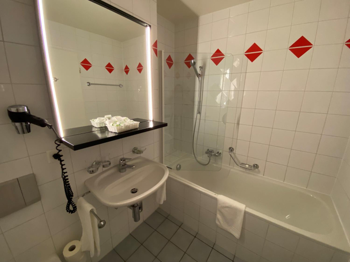 Bathroom 5, Astra Hotel Vevey, Pays-d'Enhaut