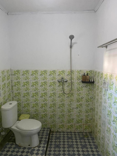 Bathroom 2, Putra Boyan Cottages, Lombok