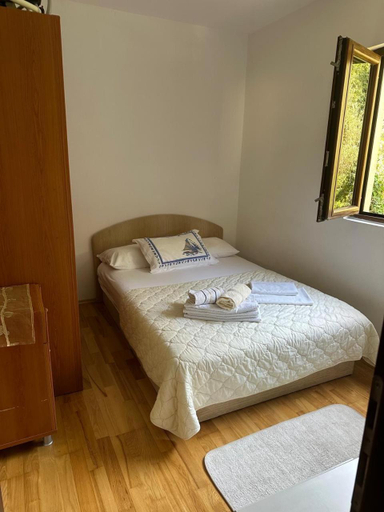 Bedroom 2, Apartments Ivan