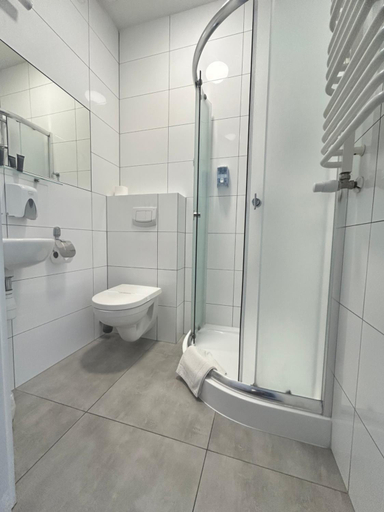 Bathroom 4, Hotel Restauracja Kaukaska Jadwiga Choroszy, Wolsztyn