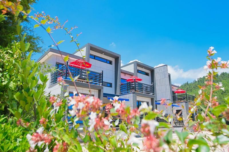 Exterior & Views 1, Namhae South Marine Spa Pension, Namhae