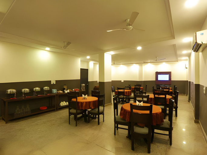 Food & Drinks 5, Hotel Classic Plaza at Delhi Airport, Delhi