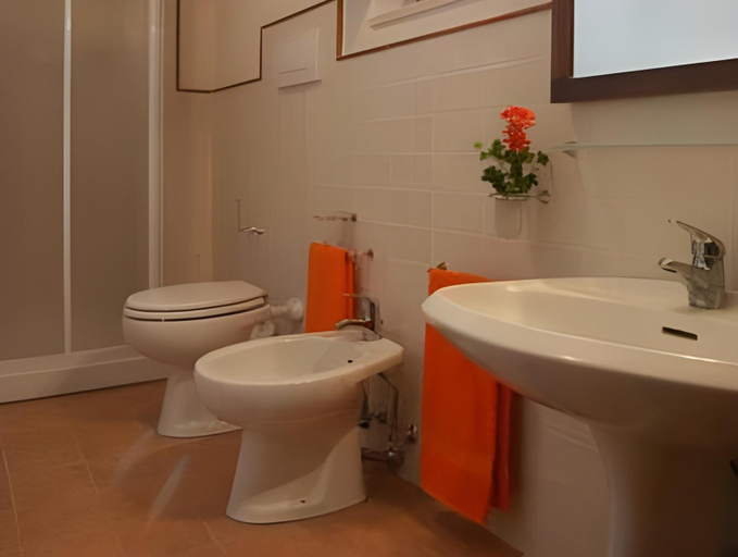 Bathroom, La Valle Appartamenti Per Vacanze, Florence